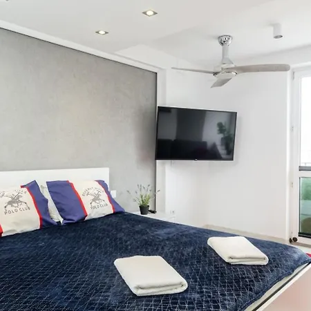 Beetroot Centre Rondo Onz Apartment Warsaw